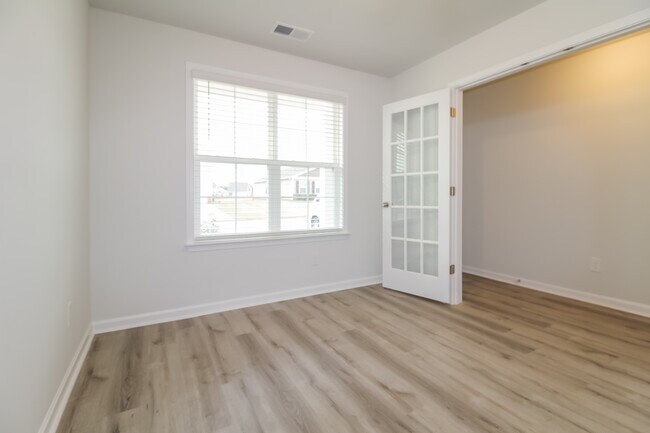 Foto del edificio - 518 Whittier St