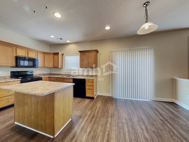 Building Photo - 5916 Minden Dr