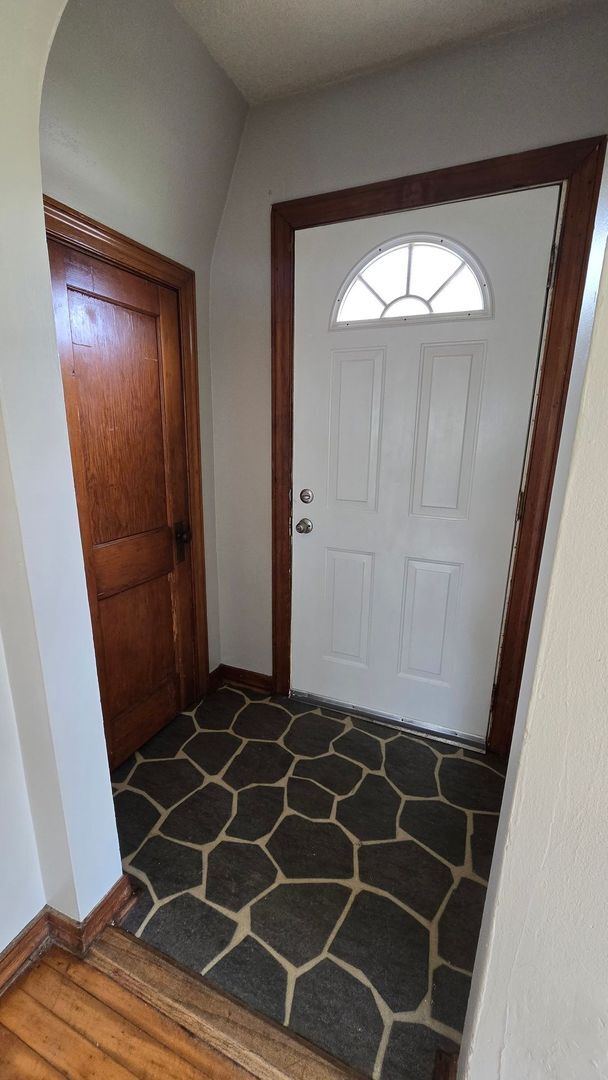 Foto del edificio - Three Bedroom - large upper bedroom!