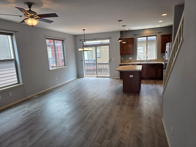 Foto del edificio - 1468 NE Edgefield St