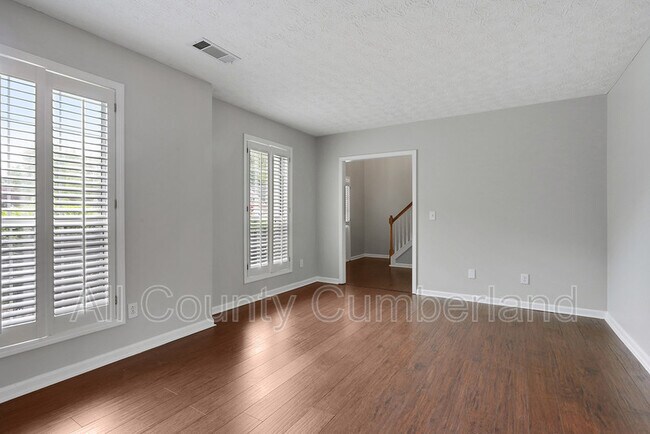 Foto del edificio - 407 Cool Springs Pl