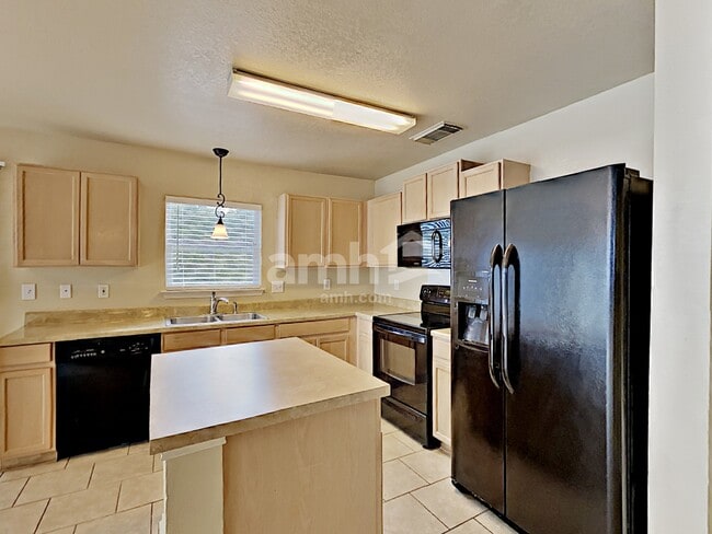 Foto del edificio - 4974 Bending Elms