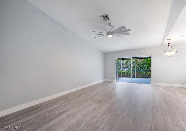 Foto del edificio - 374 Dover Pl