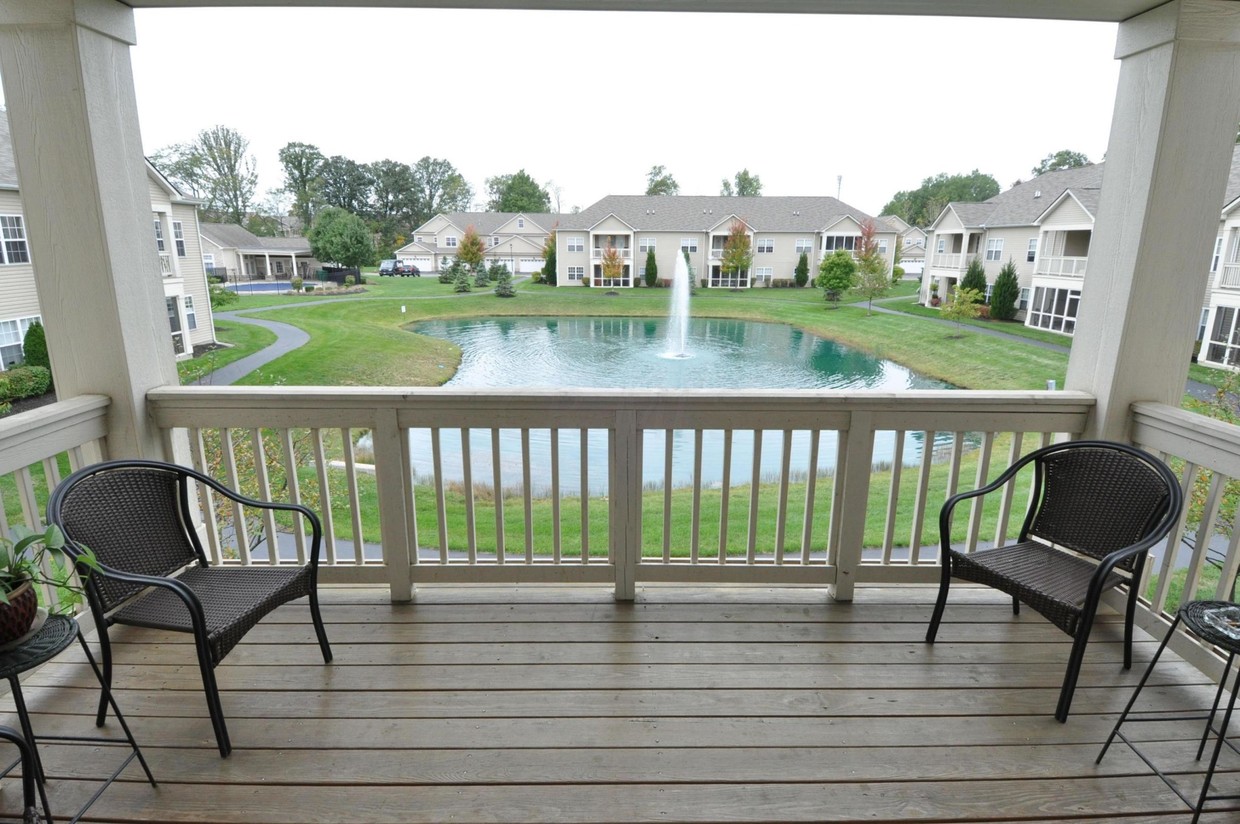 Primary Photo - 9083 Scenic View Cir