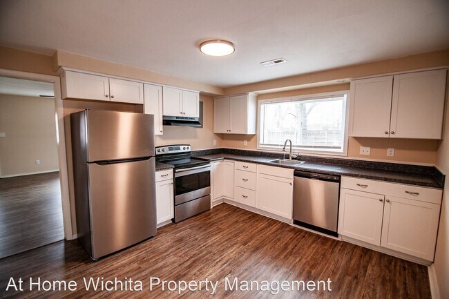 Foto del edificio - 2 br, 1 bath House - 1531 North Main Street