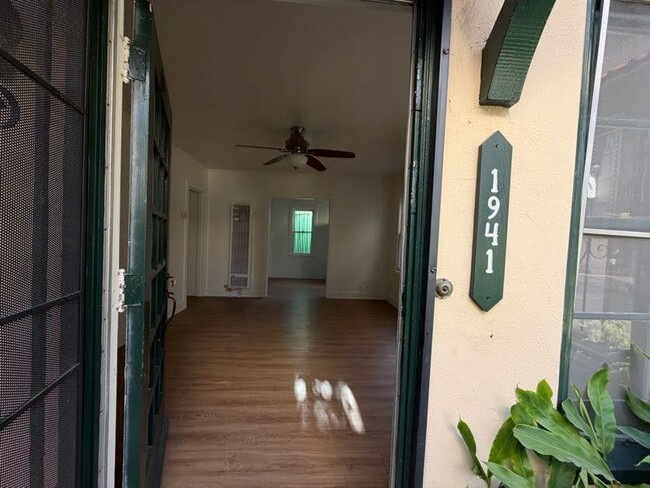 Photo - 1939 W Washington Blvd Apartment