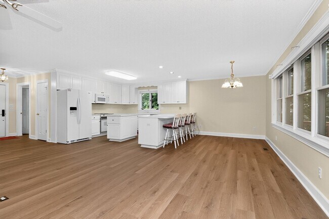 Foto del edificio - 151 Seagrove Ln