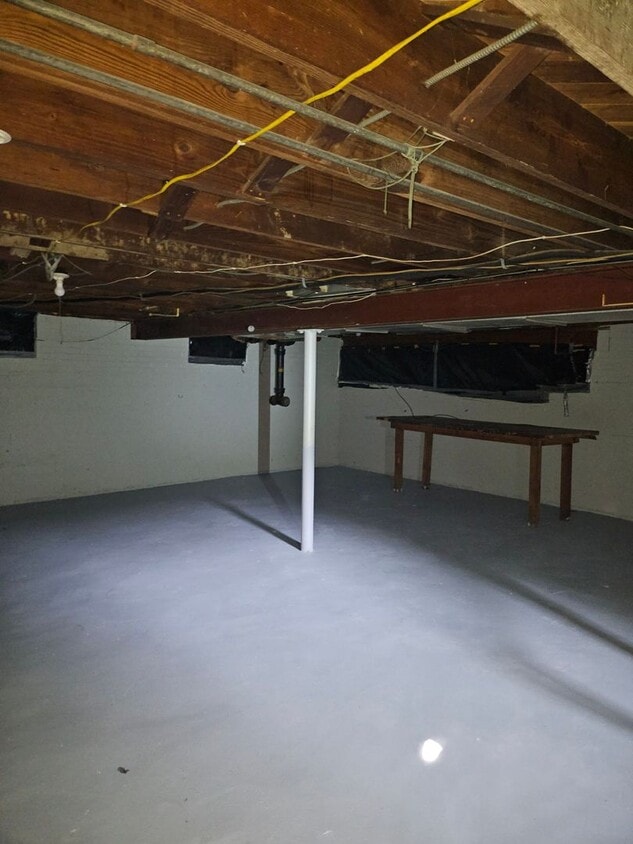 Primary Photo - 2 bed 1 house