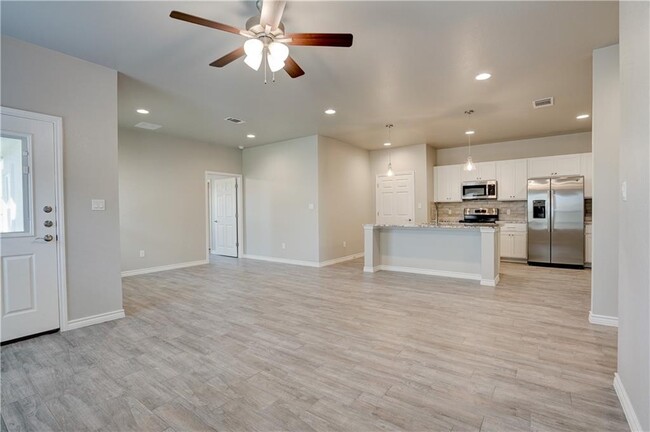 Foto del edificio - 381 County Rd 306