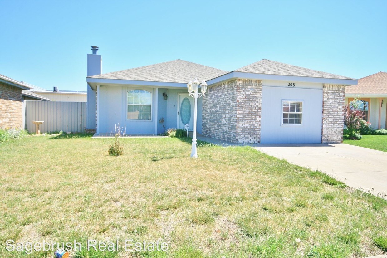 Primary Photo - 3 br, 2 bath House - 208 Burro Trail