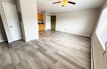 Building Photo - 550 Lowell Ave