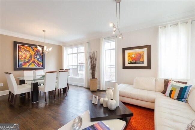 Foto del edificio - 1155 Glenridge Pl NE
