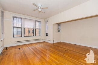 Building Photo - 717 W Barry Ave