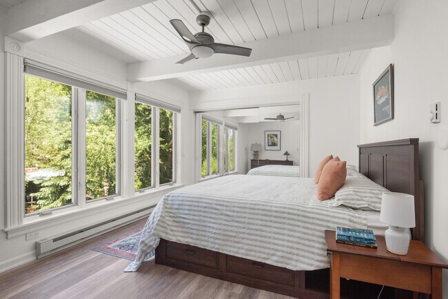 Foto del edificio - 916 E Hopkins Ave