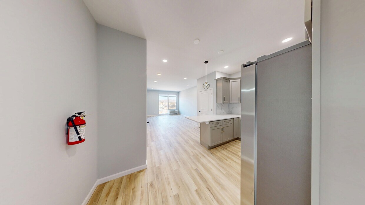 1BR 799sf