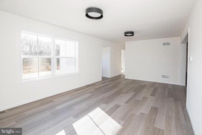 Foto del edificio - 617 Port Providence Rd