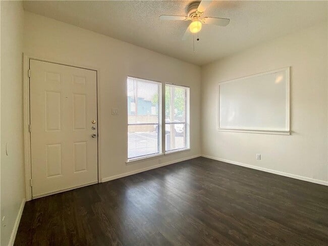 Building Photo - 3000 Guadalupe St