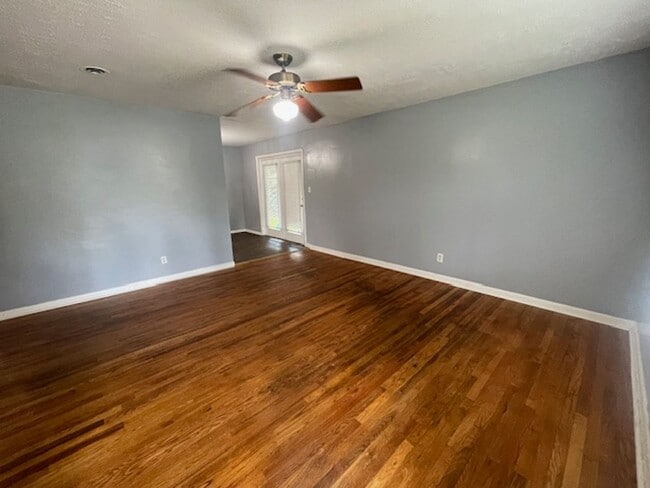Building Photo - 1414 Springview Dr