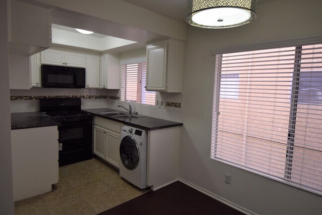 Building Photo - 5328 Riverton Ave
