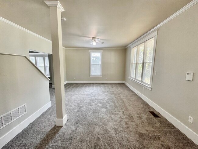Building Photo - 1275 Tutwiler Ave