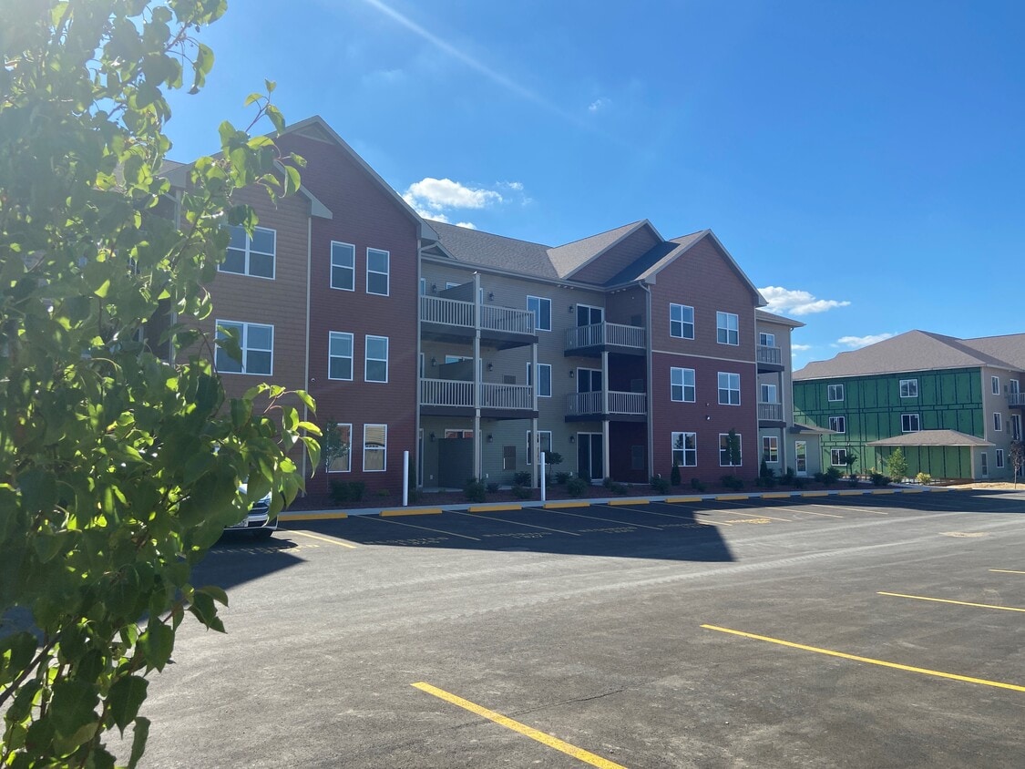 Lofts of Honey Creek Apartments 2769 Honey Creek Rd East Troy, WI
