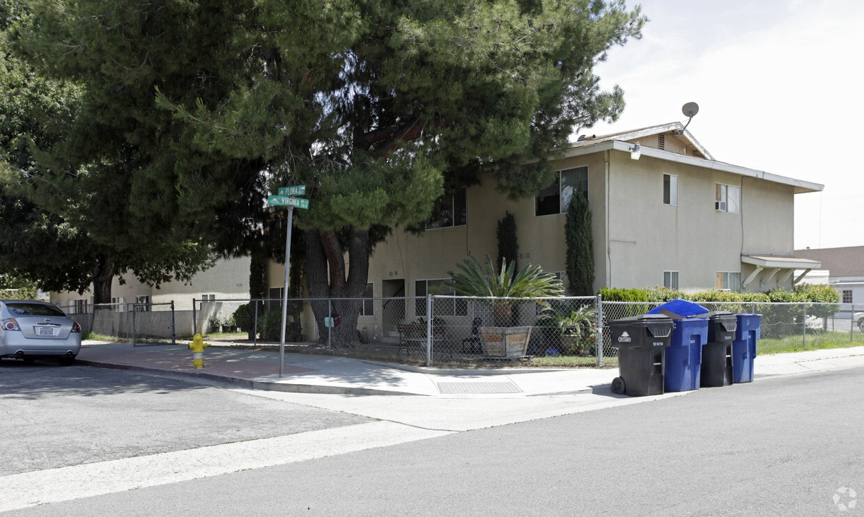 Flora-Parkside Villas - 426 N Parkside Ave
