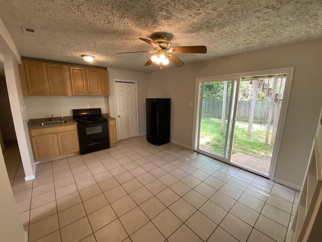 Foto del edificio - 5106 Ohara Ct