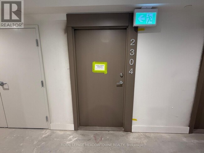 Photo du bâtiment - 1010 Sandy Beach Rd