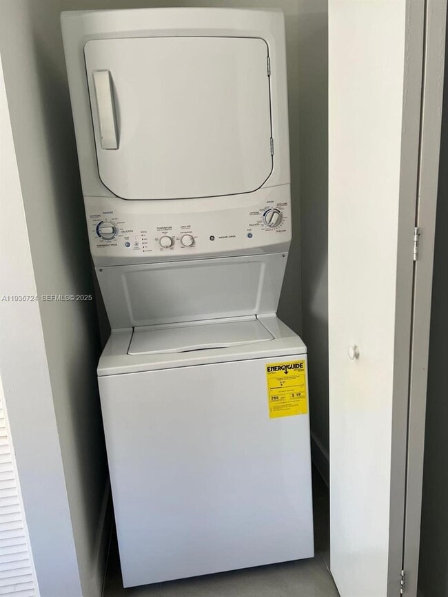 Foto del edificio - 6412 NW 105th Pl