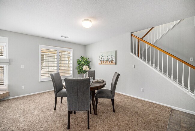 Building Photo - Beautiful 4 Bed, 2.5 Bath Home Available i...