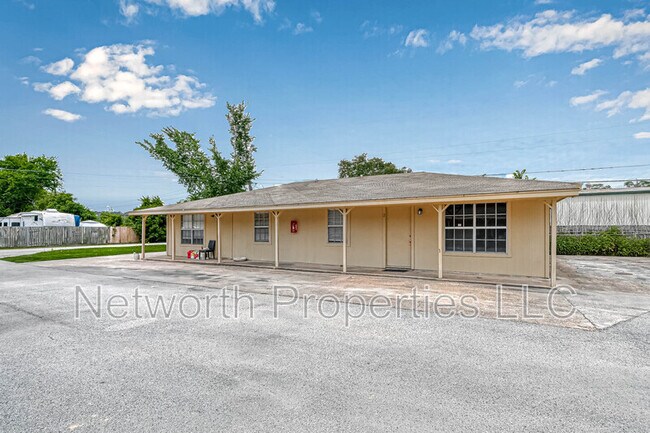 Building Photo - 8430 Round Rock Dr