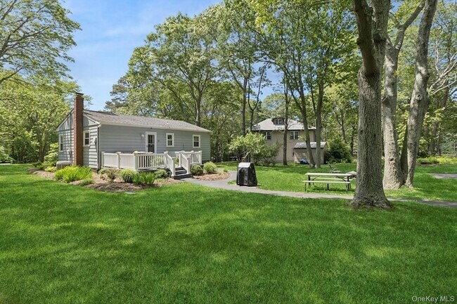 Building Photo - 28 The Trail