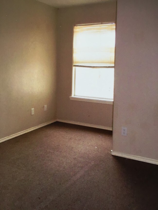 2 other bedrooms - 16311 Sunrise Blvd