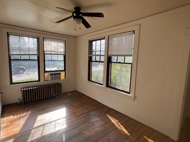 Building Photo - 2495 E Warm Springs Ave