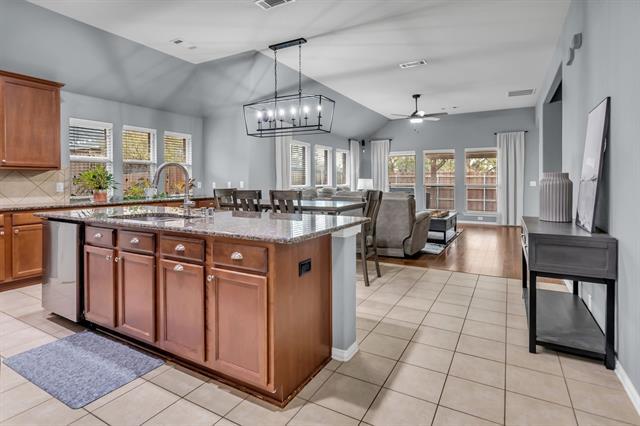 Building Photo - 6548 Fairview Dr