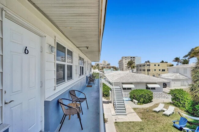 Building Photo - 810 S Surf Rd