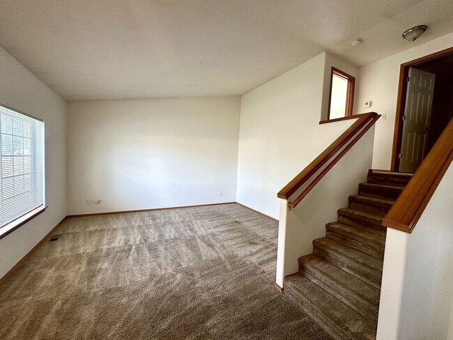 Building Photo - Charming Single Family Home in West Pasco!
