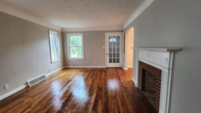 Foto del edificio - 920 Vineshire Rd