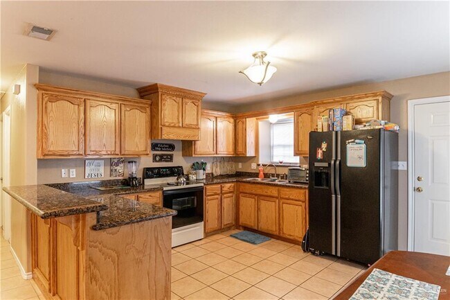 Building Photo - 1614 W Portales Dr