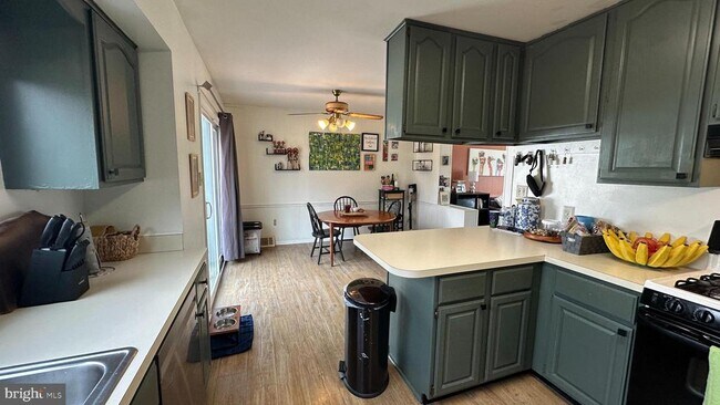 Foto del edificio - 228 Embleton Rd