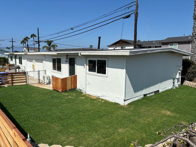 Building Photo - Beautiful 2 bedrooms duplex in Imperial Beach