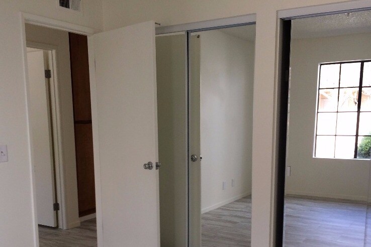Bedroom w Mirrored wardrobes - 7641 13th St