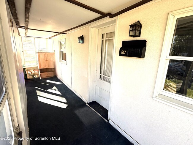 Building Photo - 647 Laurel St