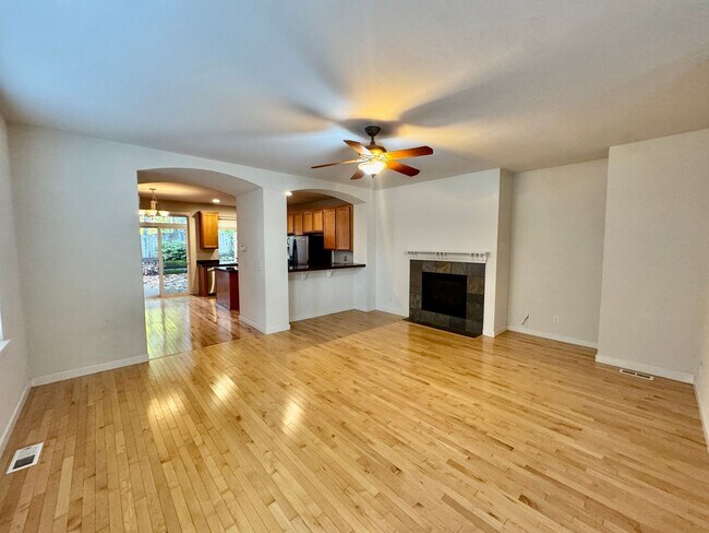 Building Photo - Sammamish Home.....