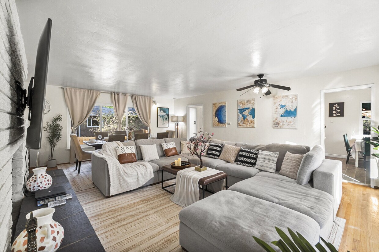 Foto principal - 4989 Randlett Dr