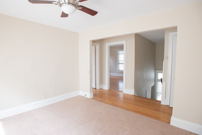 Foto del edificio - 2726 N Murray Ave
