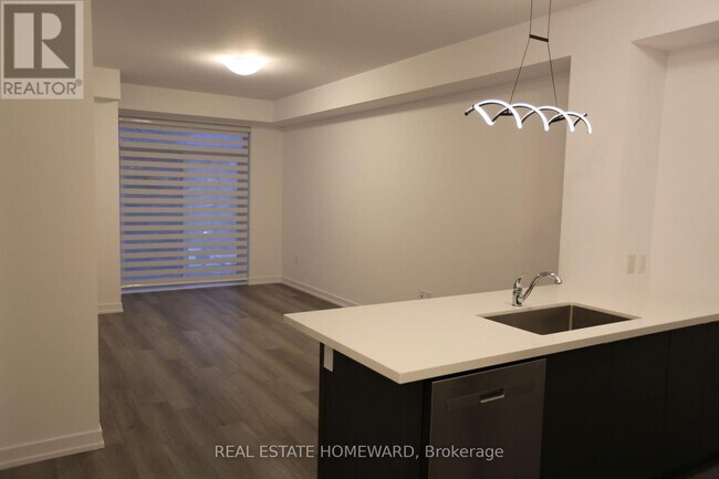 Photo du bâtiment - 460 Dundas St E