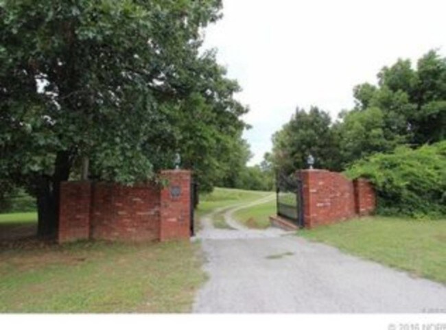 Foto del edificio - 3495 New Prue Rd