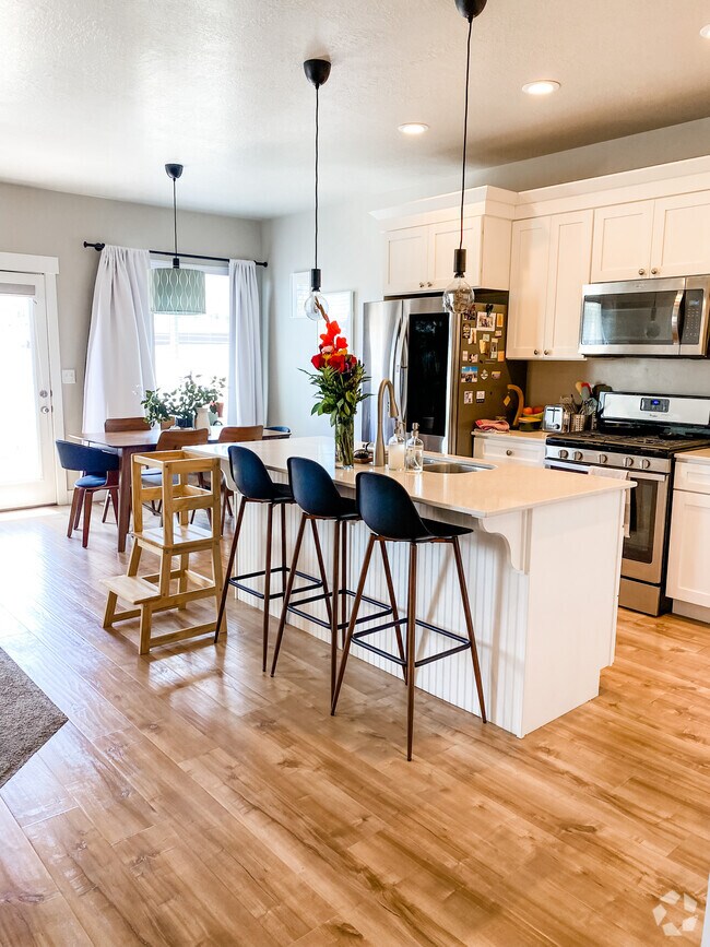 Rosecrest Apartments for Rent with Washer & Dryer Herriman, UT 2