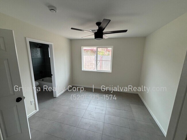 Foto del edificio - 2926 N Winstel Blvd